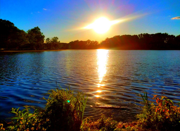 Colonial Lake Park