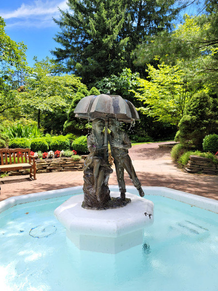 Sayen House and Gardens